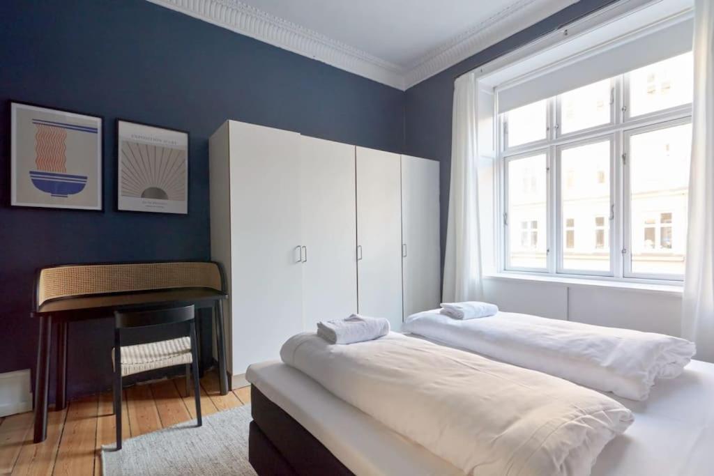 Moderen And Sleek 3Br With Bath By The Lakes And Metro København Eksteriør billede