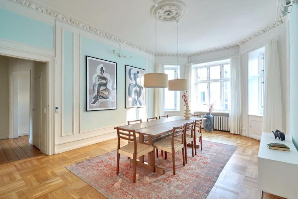 Moderen And Sleek 3Br With Bath By The Lakes And Metro København Eksteriør billede