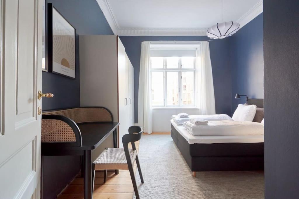 Moderen And Sleek 3Br With Bath By The Lakes And Metro København Eksteriør billede