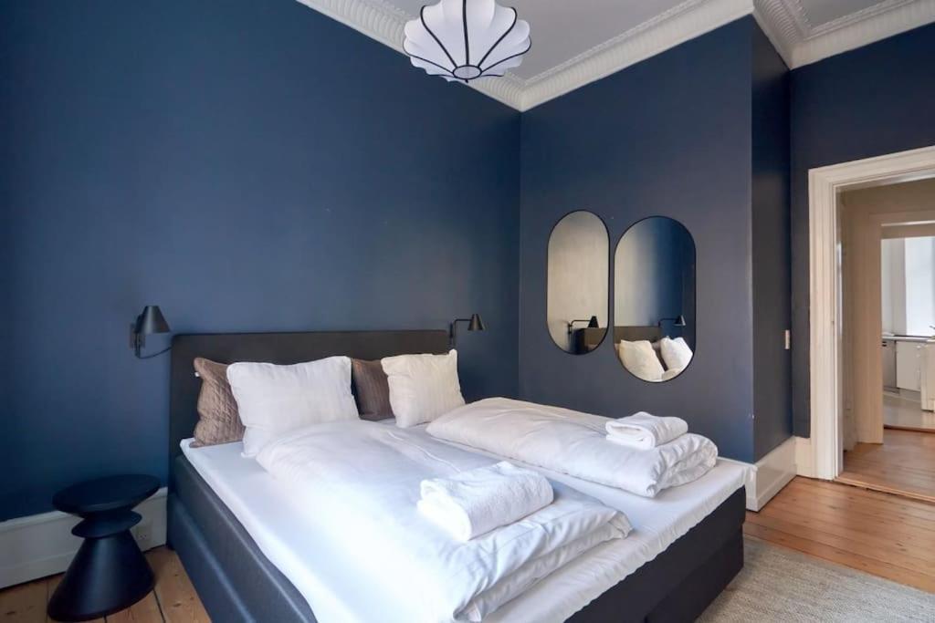 Moderen And Sleek 3Br With Bath By The Lakes And Metro København Eksteriør billede