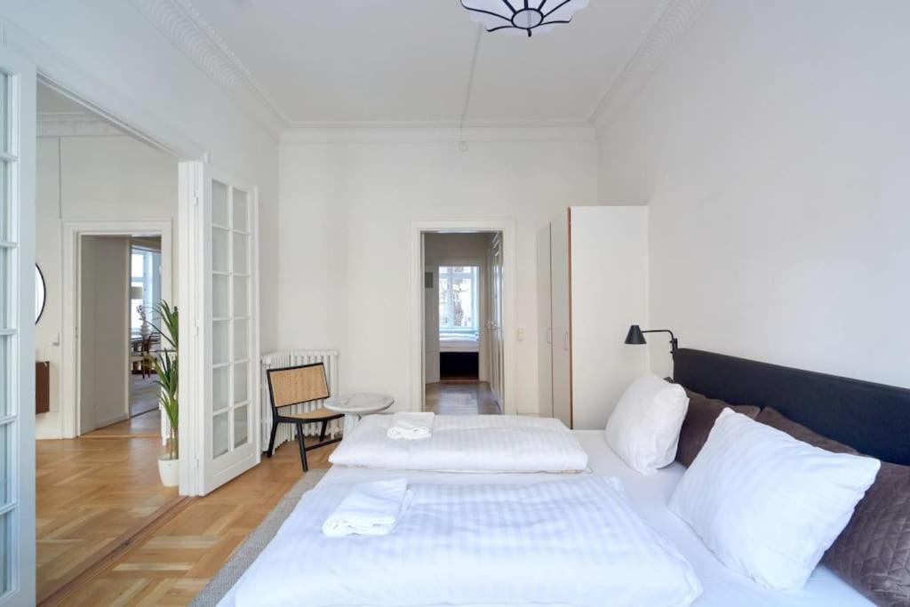 Moderen And Sleek 3Br With Bath By The Lakes And Metro København Eksteriør billede