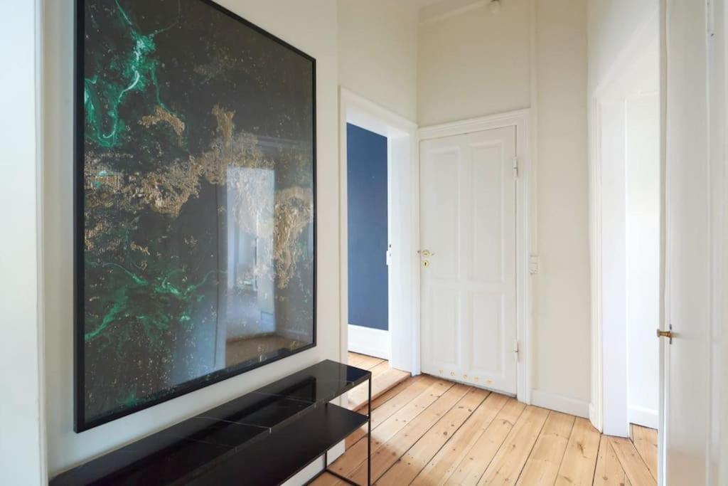 Moderen And Sleek 3Br With Bath By The Lakes And Metro København Eksteriør billede